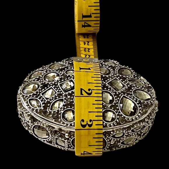 BEJEWELED MAGNETIZED JEWELRY BOX - Picture 3 of 11